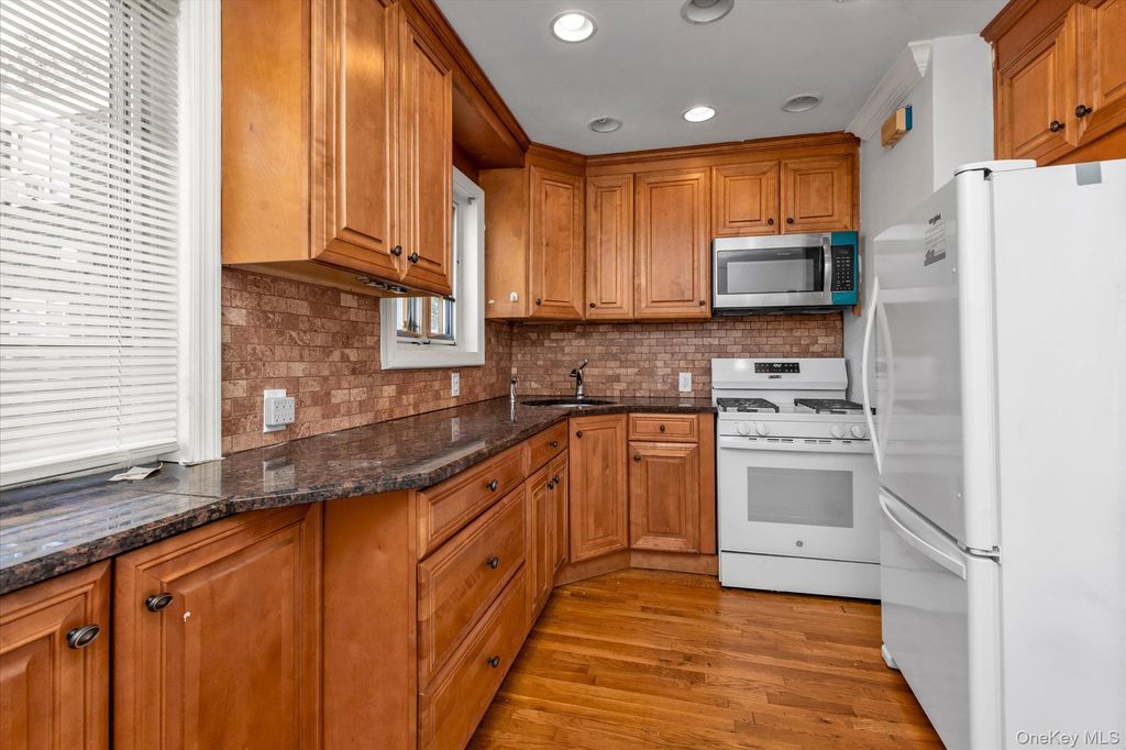 229-05 87th Avenue 1st Floor, Queens Village, NY 11427 — photo 3