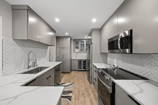 8549 Irwin Road 134, Bloomington, MN 55437