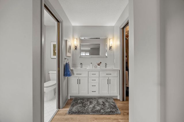 8549 Irwin Road 134, Bloomington, MN 55437