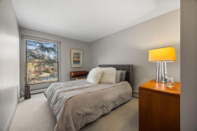 8549 Irwin Road 134, Bloomington, MN 55437