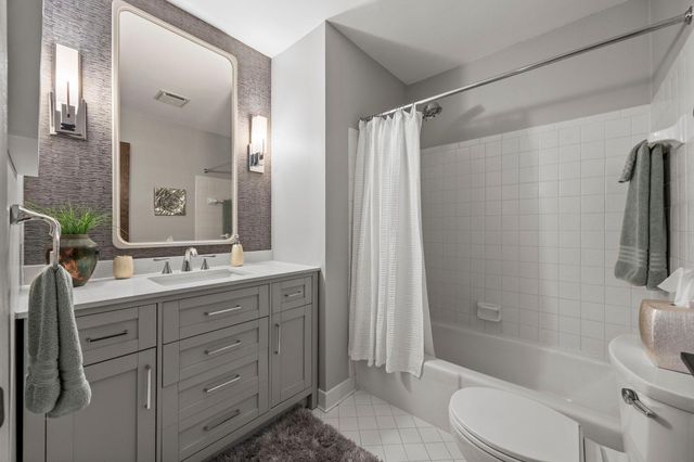 8549 Irwin Road 134, Bloomington, MN 55437