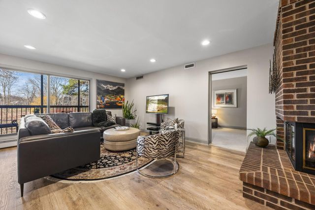 8549 Irwin Road 134, Bloomington, MN 55437