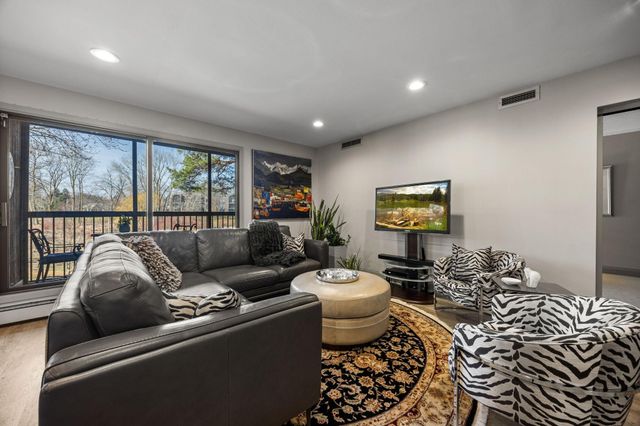 8549 Irwin Road 134, Bloomington, MN 55437