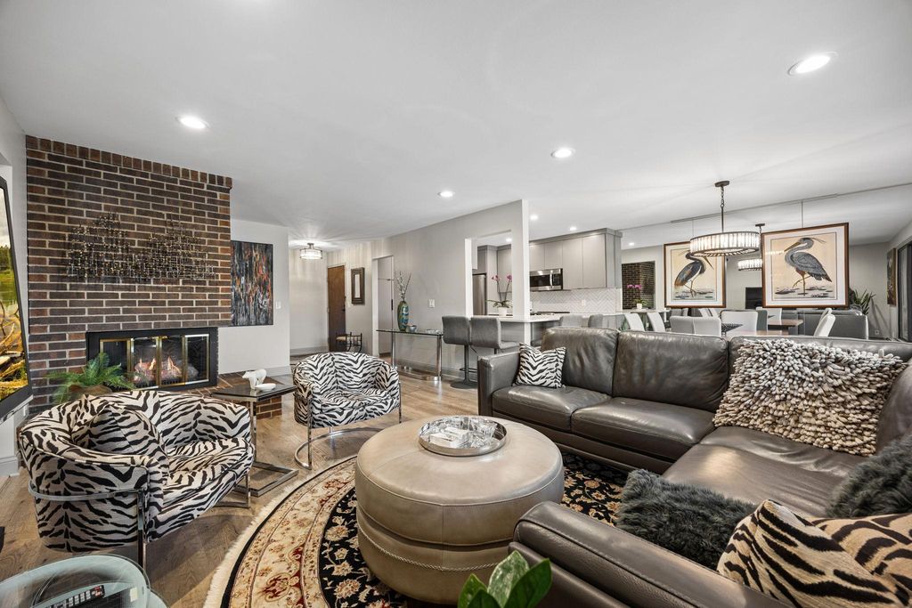 8549 Irwin Road 134, Bloomington, MN 55437