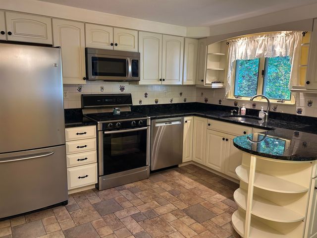 2 Piney Road, Brookfield, NH 03872