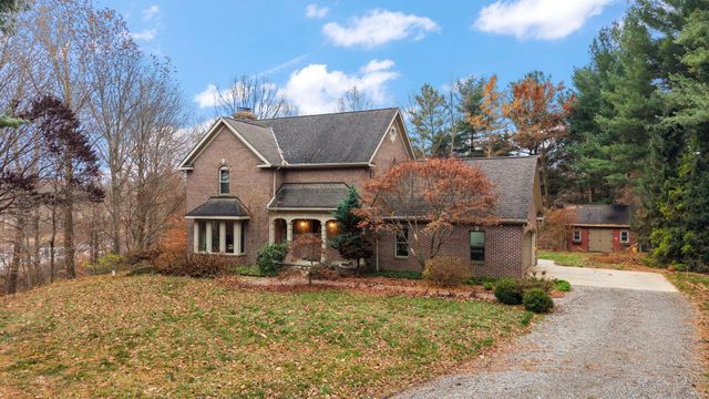 8416 E 400 N, Rolling Prairie, IN 46371