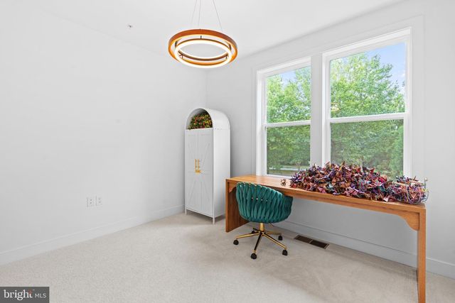 19937 LAVENDER DUST SQ, Ashburn, VA 20147