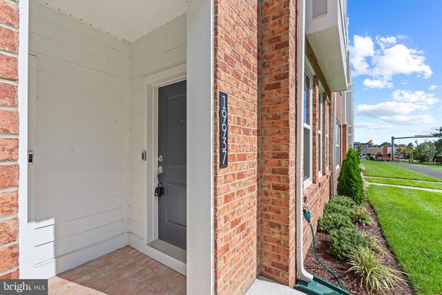 19937 LAVENDER DUST SQ, Ashburn, VA 20147