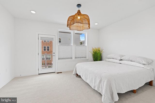 19937 LAVENDER DUST SQ, Ashburn, VA 20147