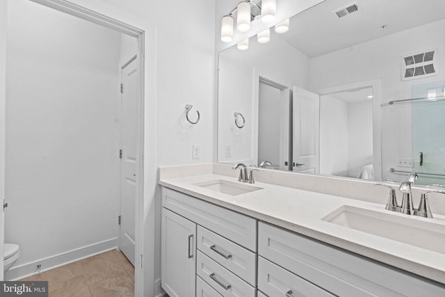 19937 LAVENDER DUST SQ, Ashburn, VA 20147
