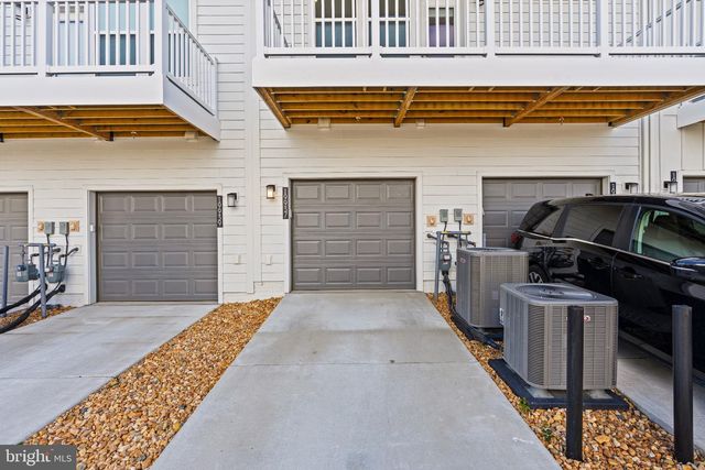 19937 LAVENDER DUST SQ, Ashburn, VA 20147