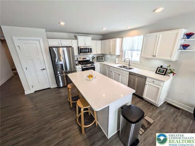 4220 Cypress Lane, Whitehall Twp, PA 18052
