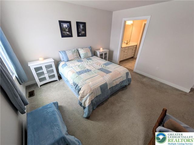 4220 Cypress Lane, Whitehall Twp, PA 18052