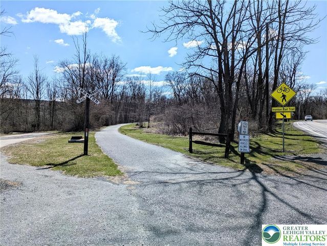 4220 Cypress Lane, Whitehall Twp, PA 18052