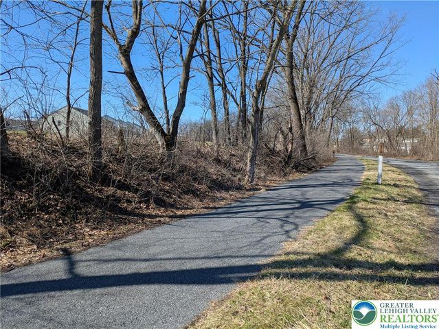 4220 Cypress Lane, Whitehall Twp, PA 18052