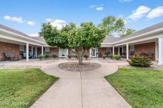 8503 Applegate Village Dr, Louisville, KY 40219