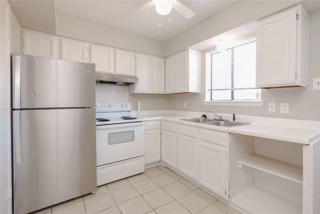 2813 Wimbledon Court D, Garland, TX 75041