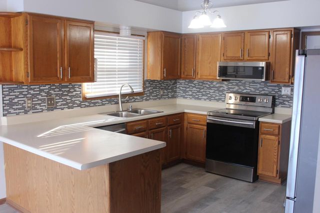 9334 W Clovernook STREET, Milwaukee, WI 53224