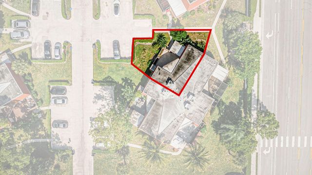 4740 Suburban Pines Drive, Greenacres, FL 33463