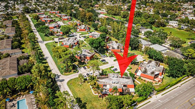 4740 Suburban Pines Drive, Greenacres, FL 33463