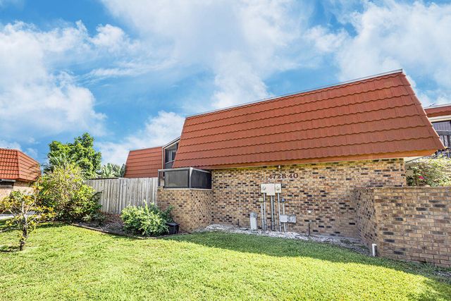 4740 Suburban Pines Drive, Greenacres, FL 33463