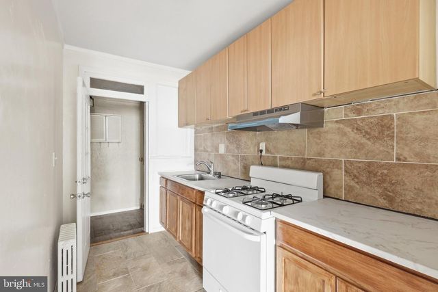 1322 DOWNING PL NE, Washington, DC 20018