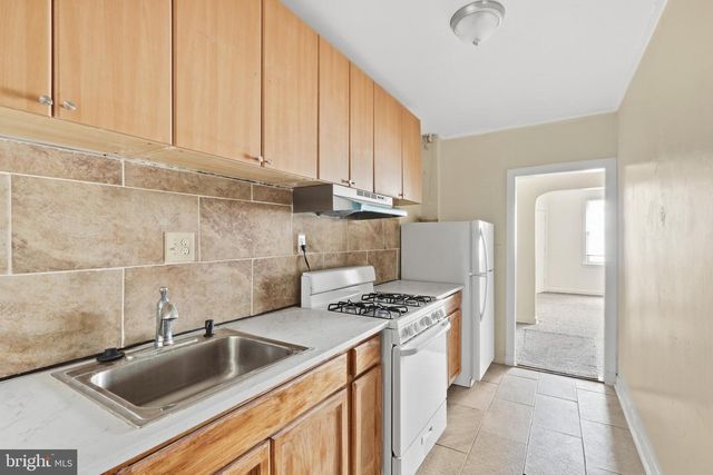 1322 DOWNING PL NE, Washington, DC 20018