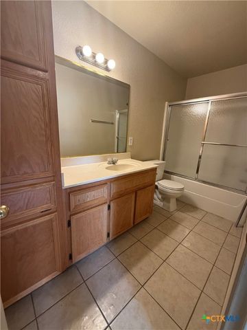 104 Castellon Court B, Killeen, TX 76542