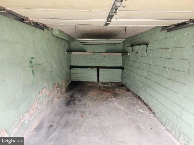 8127 FARNSWORTH ST, Philadelphia, PA 19152