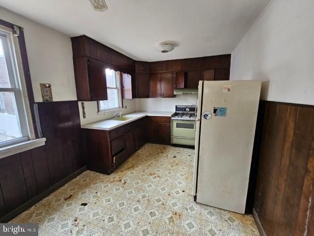 8127 FARNSWORTH ST, Philadelphia, PA 19152