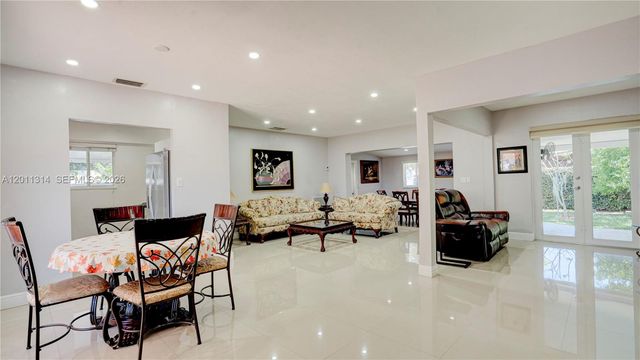 7855 SW 22nd St, Miami, FL 33155