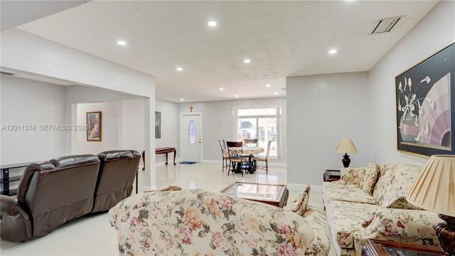 7855 SW 22nd St, Miami, FL 33155