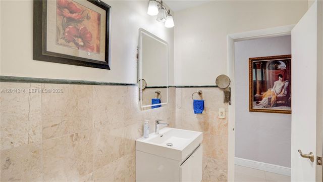 7855 SW 22nd St, Miami, FL 33155