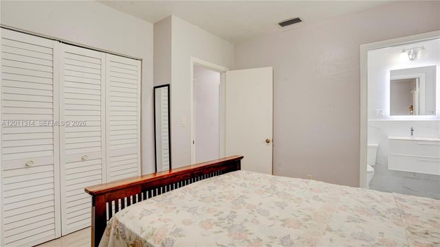 7855 SW 22nd St, Miami, FL 33155