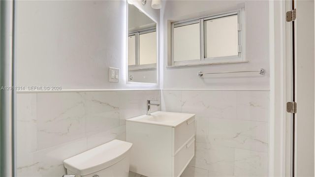 7855 SW 22nd St, Miami, FL 33155