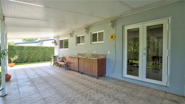 7855 SW 22nd St, Miami, FL 33155