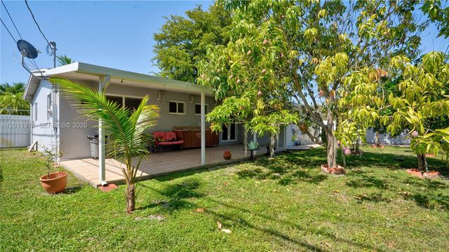 7855 SW 22nd St, Miami, FL 33155
