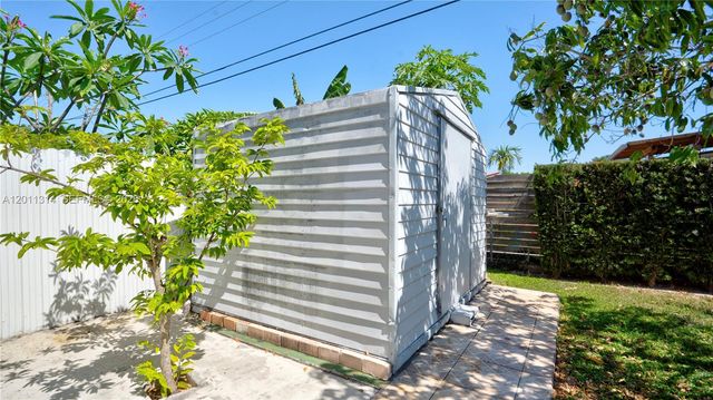 7855 SW 22nd St, Miami, FL 33155