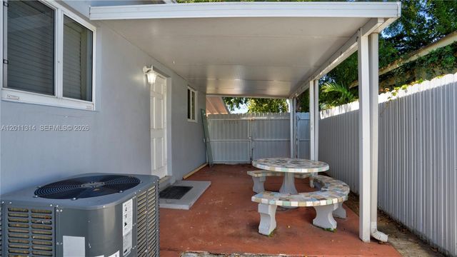 7855 SW 22nd St, Miami, FL 33155