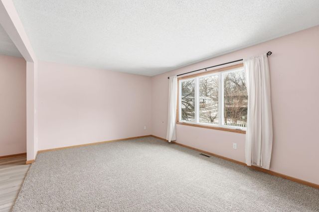 618 Oak Park Lane, Hopkins, MN 55343