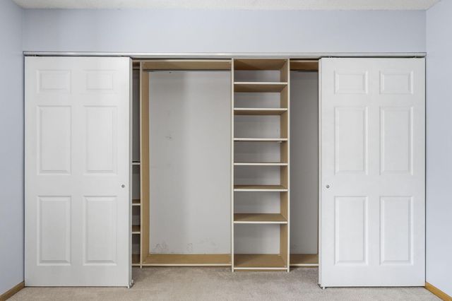 618 Oak Park Lane, Hopkins, MN 55343