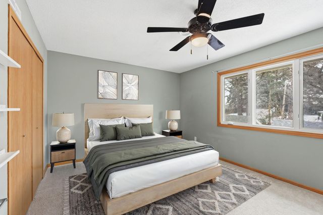 618 Oak Park Lane, Hopkins, MN 55343