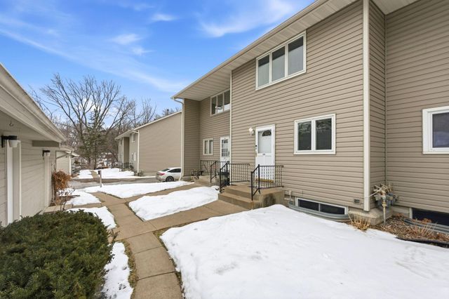 618 Oak Park Lane, Hopkins, MN 55343