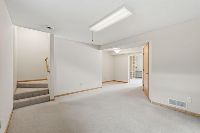 618 Oak Park Lane, Hopkins, MN 55343