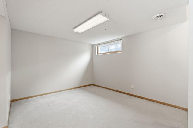 618 Oak Park Lane, Hopkins, MN 55343