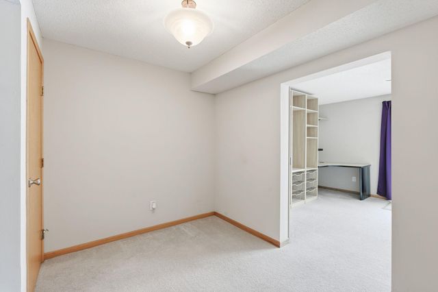 618 Oak Park Lane, Hopkins, MN 55343