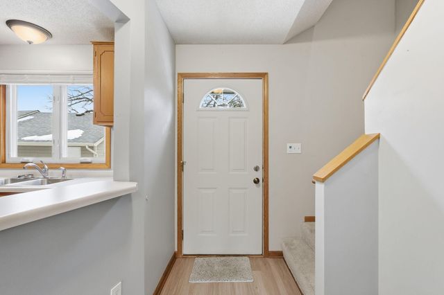 618 Oak Park Lane, Hopkins, MN 55343