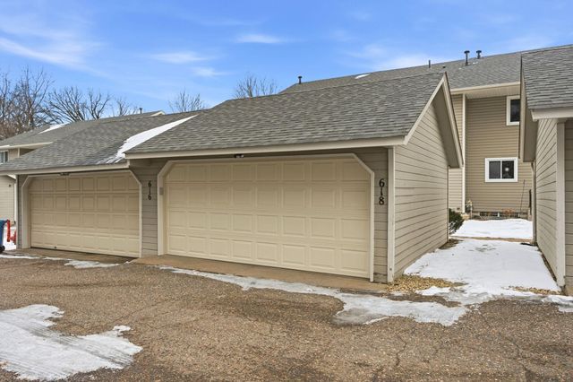 618 Oak Park Lane, Hopkins, MN 55343