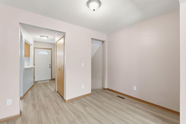 618 Oak Park Lane, Hopkins, MN 55343