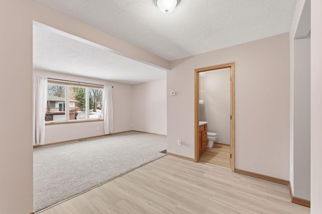 618 Oak Park Lane, Hopkins, MN 55343